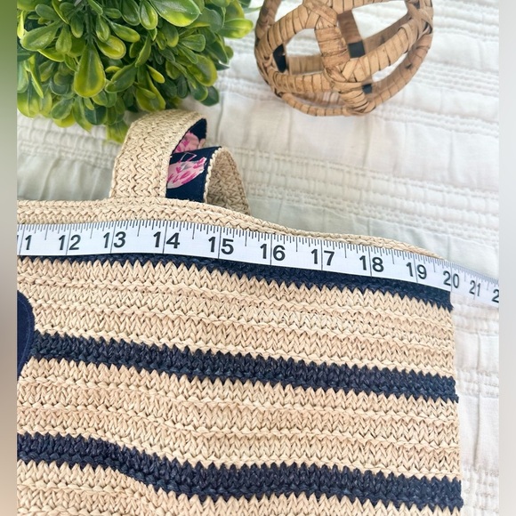 Vera Bradley Flamingo Fiesta Beach Straw Appliqué Tote - Picture 6 of 8